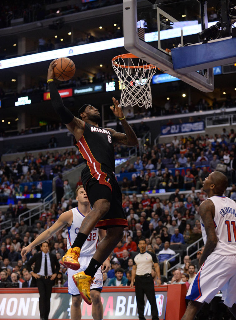 LeBron James Wears Fairfax Nike LeBron 11 PE (3)