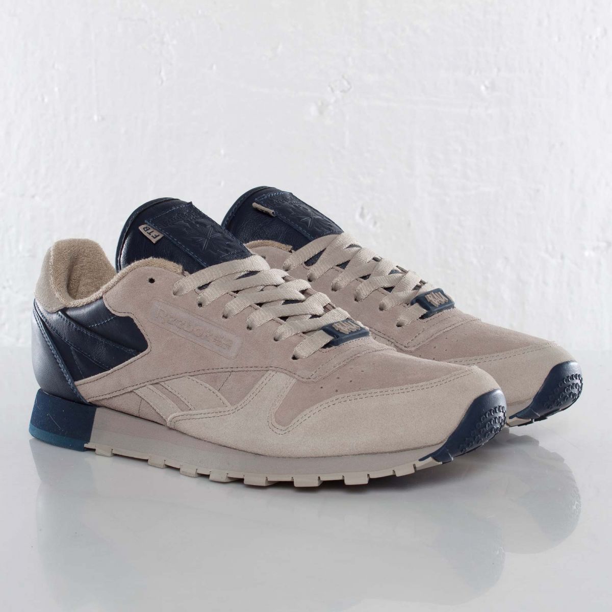 reebok classic leather lux x frank the butcher bau