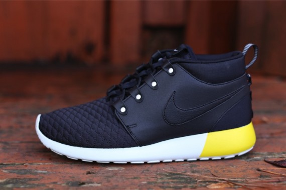 nike roshe run black and yellow