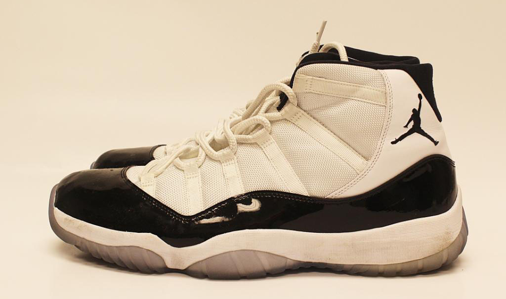 Warren Sapp's Air Jordan Collection Aution // Air Jordan XI 11 Concord