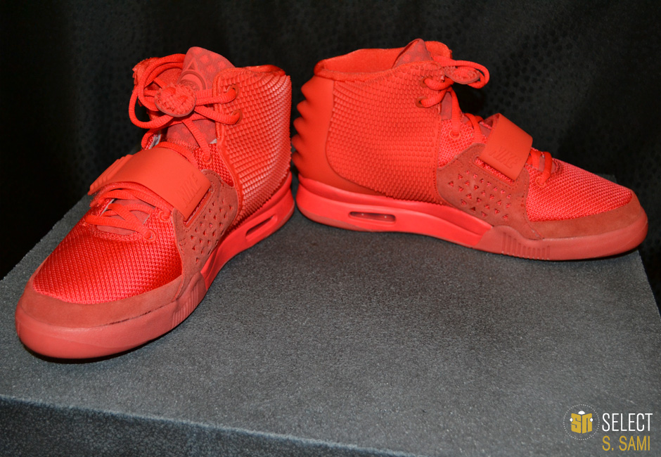 nike red october price