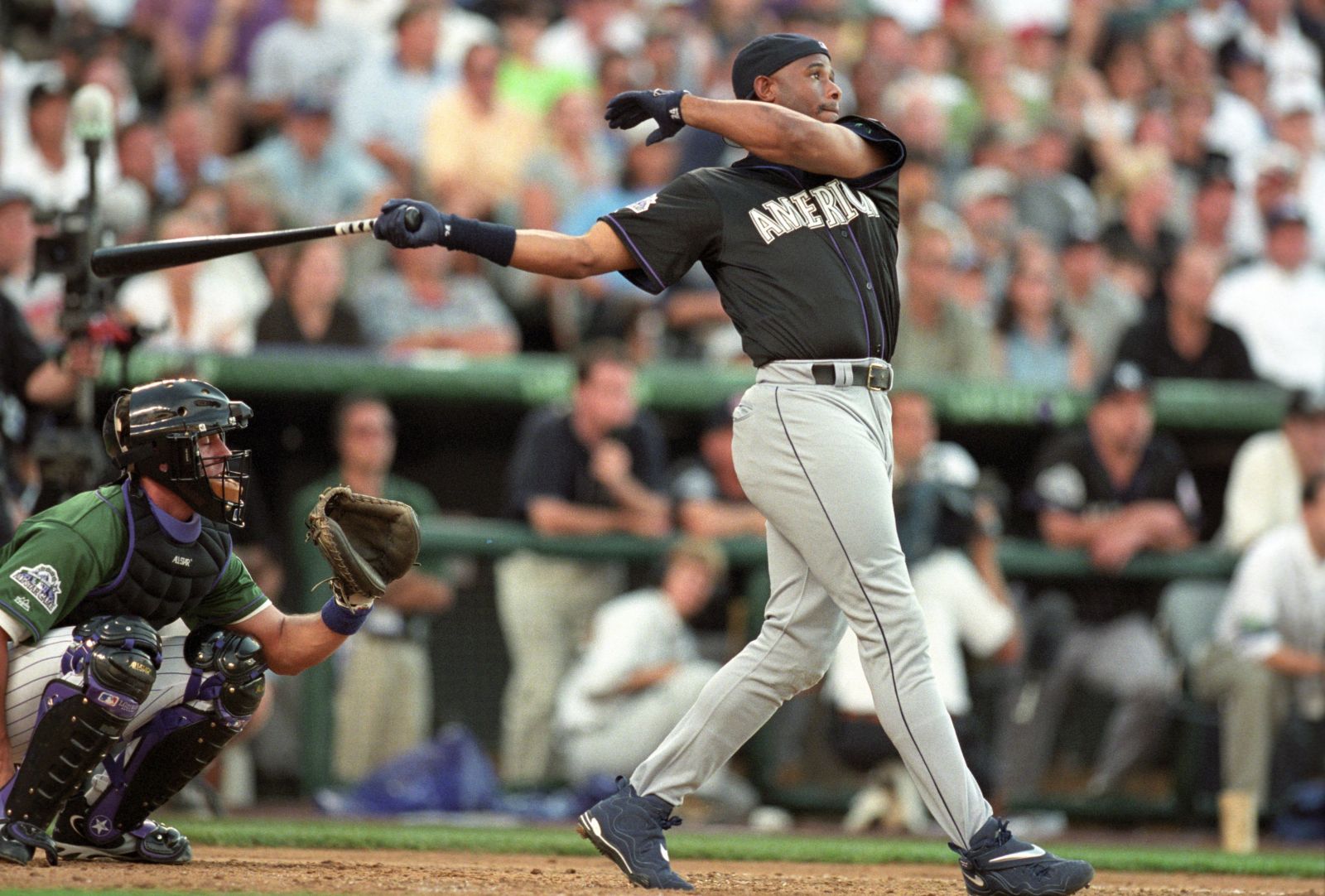 Ken Griffey Jr. Wears Retro Nike Shoes at Home Run Derby - Sports