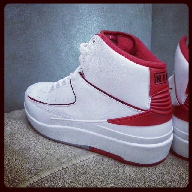 retro 2 red