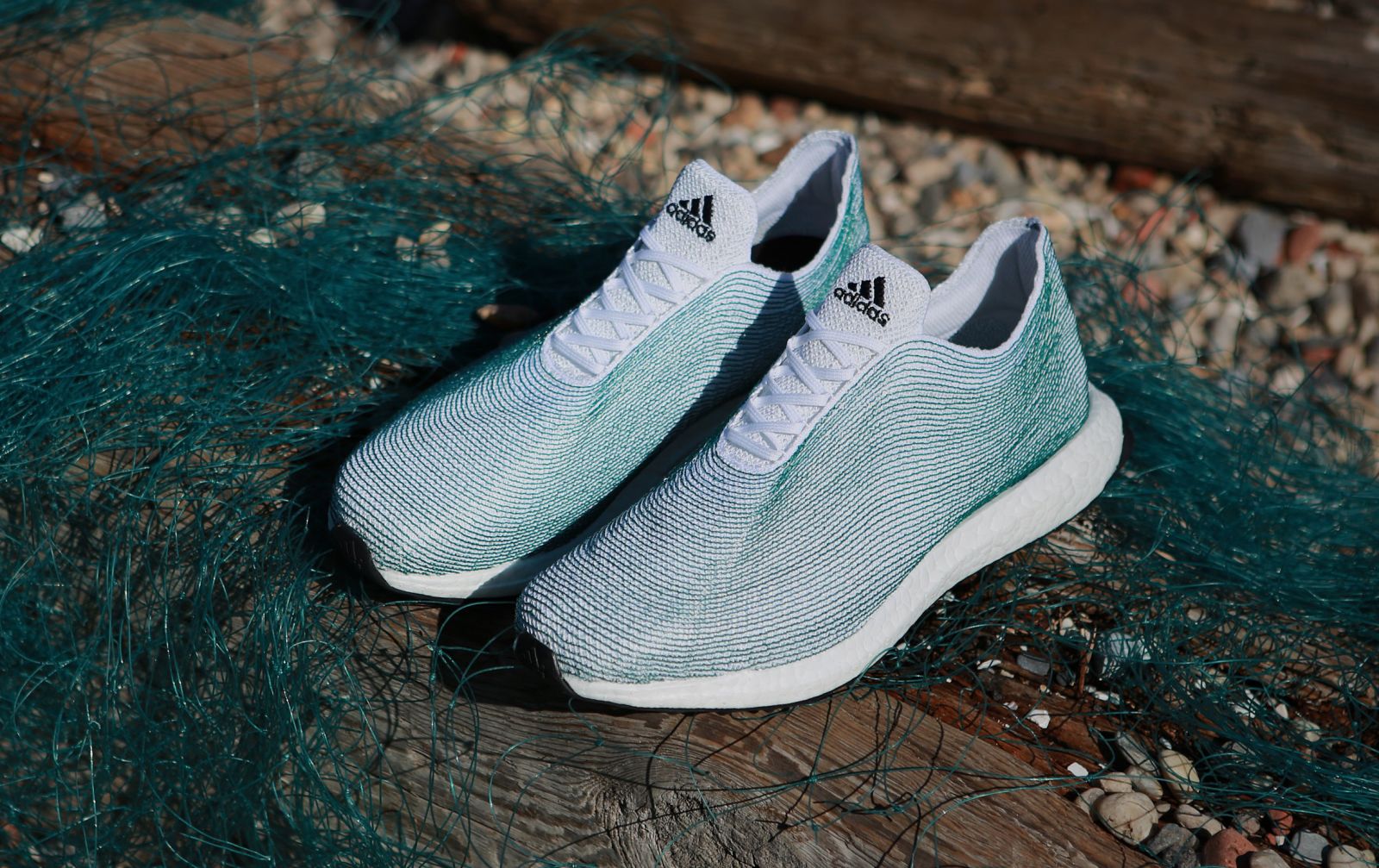 Lidl launch trainers made with 100% recycled ocean plastics for just €16.99