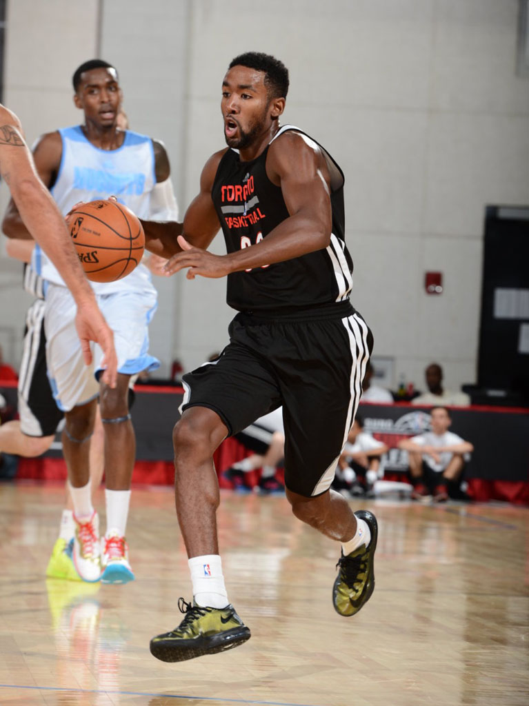 Malcolm Lee wearing NIKEiD KD VI 6 Chroma