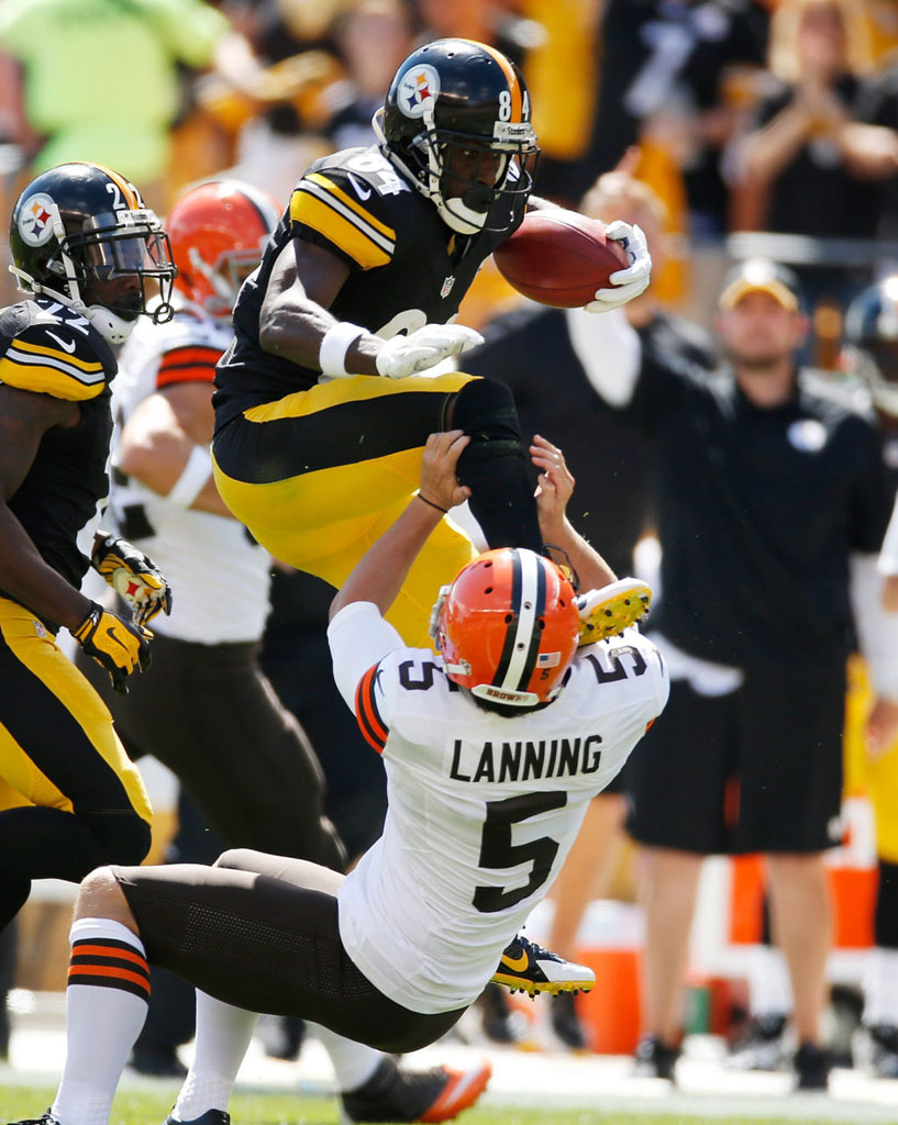 Antonio Brown Kicks Punter in Nike Alpha Pro Cleats (3)