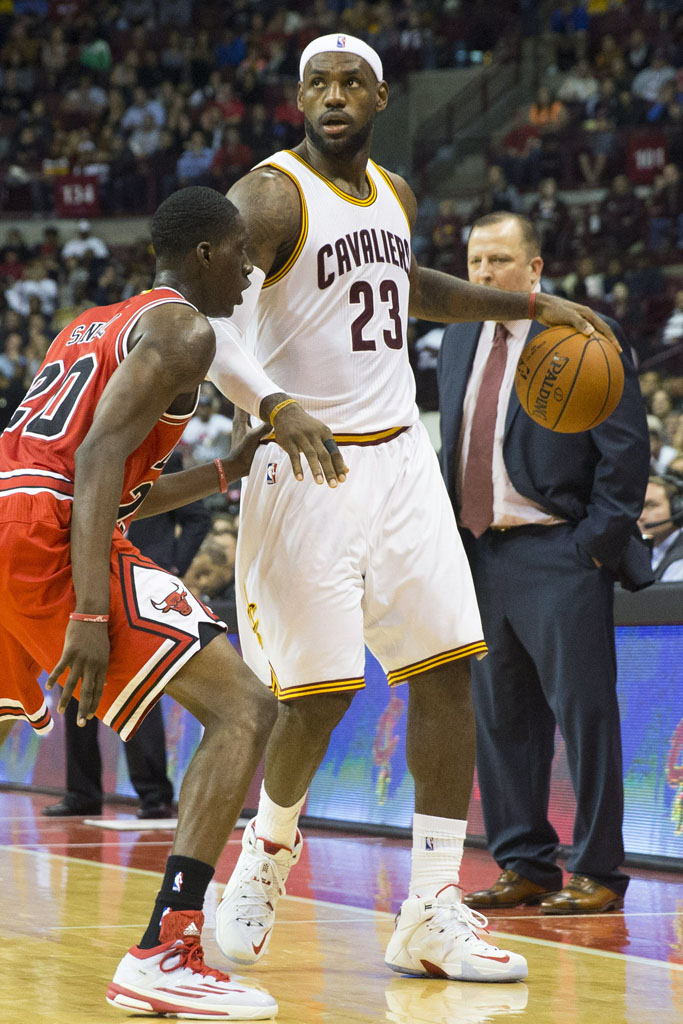 LeBron James Debuts Nike LeBron XII 12 Cavs Home PE (2)