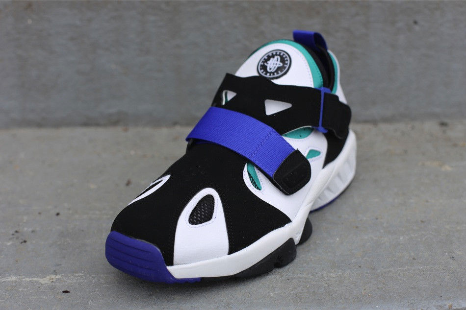 nike huarache with strap