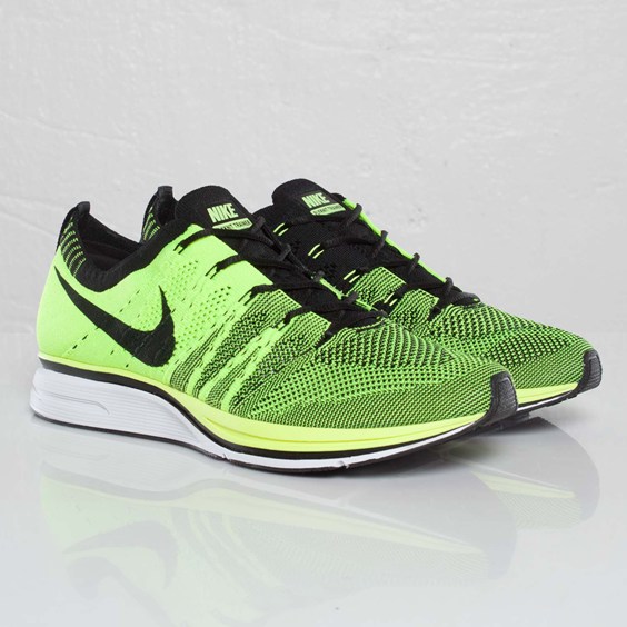 flyknit trainer volt