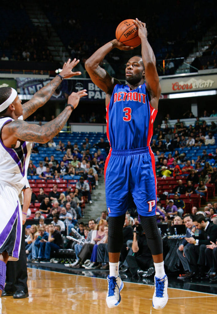 Rodney Stuckey wearing adidas Crazy Shadow White Blue