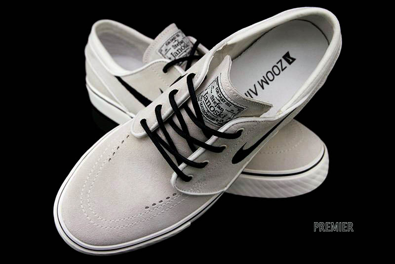 Nike janoski 2025 black white sail