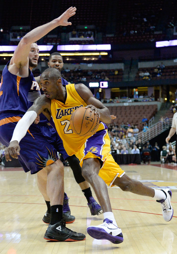 Kobe Bryant wearing Nike Kobe IX 9 Elite Low PE (3)