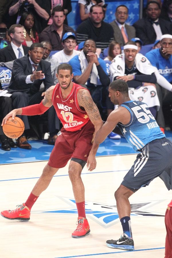 LaMarcus Aldridge wearing Nike Air Max Hyperdunk 2011 Galaxy