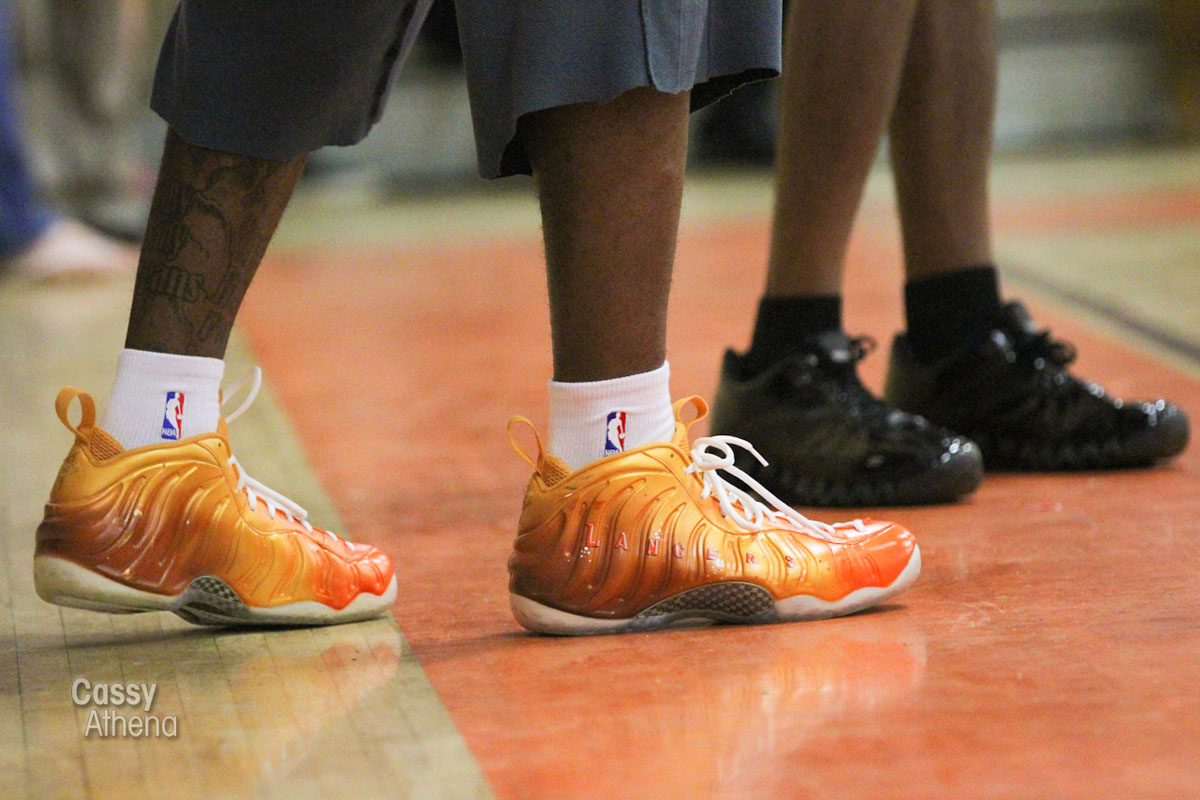 Glbert Arenas wears Custom Nike Air Foamposite One for Grant High Alumni Game (2)