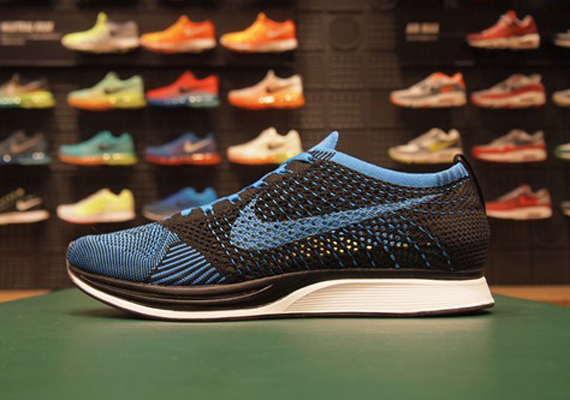 Nike flyknit hotsell lunar racer