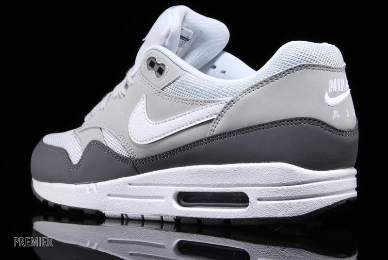 nike air max 1 essential silver