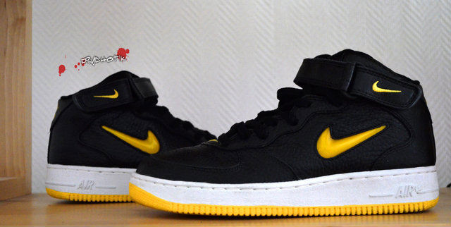 Black and yellow outlet air force 1 mid