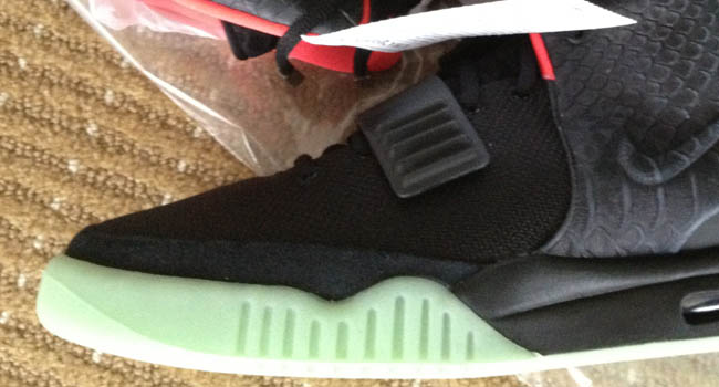 Nike Air Yeezy 2 - Black/Pink 4