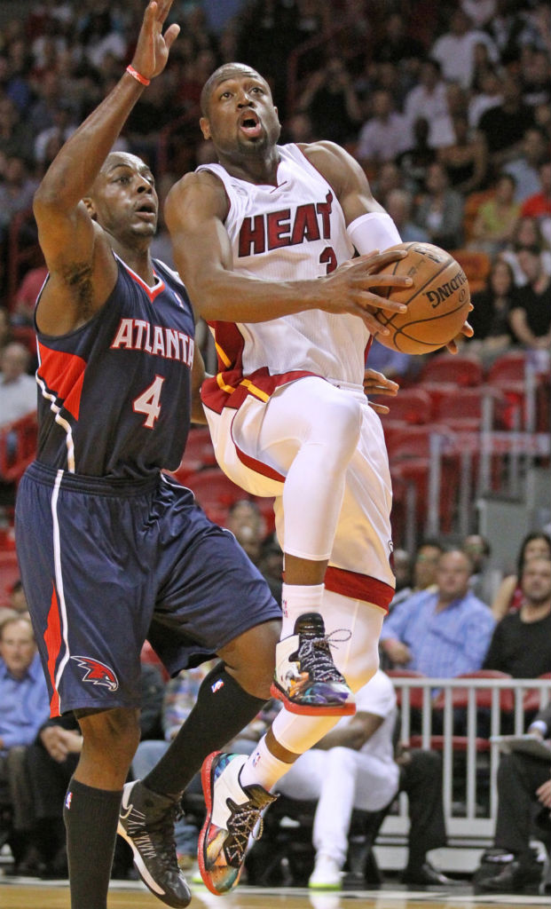 Dwyane Wade wearing Li-Ning Way of Wade Gradient Peel by Mache Custom Kicks (13)