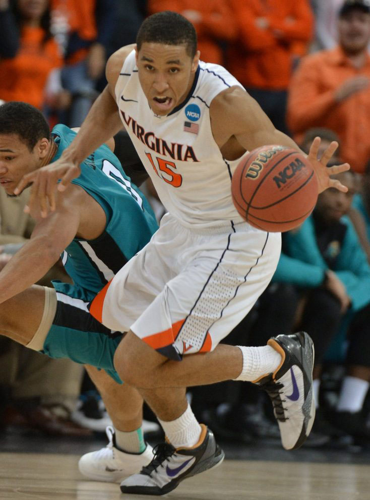 Malcolm Brogdon wearing Nike Kobe VII 7 System