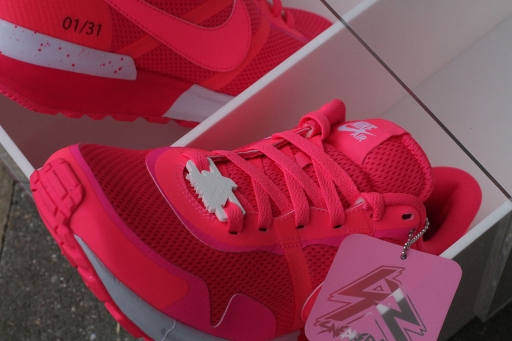 Sneaker Room x NIKEiD Air Pegasus 83/30 Breast Cancer Awareness (1)