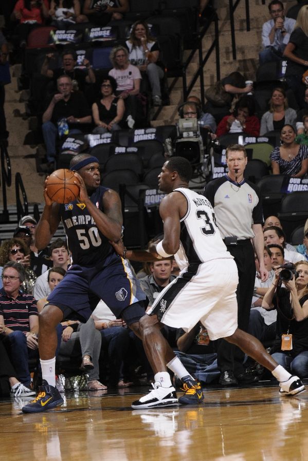 Antonio McDyess wearing the Jordan One6 One7