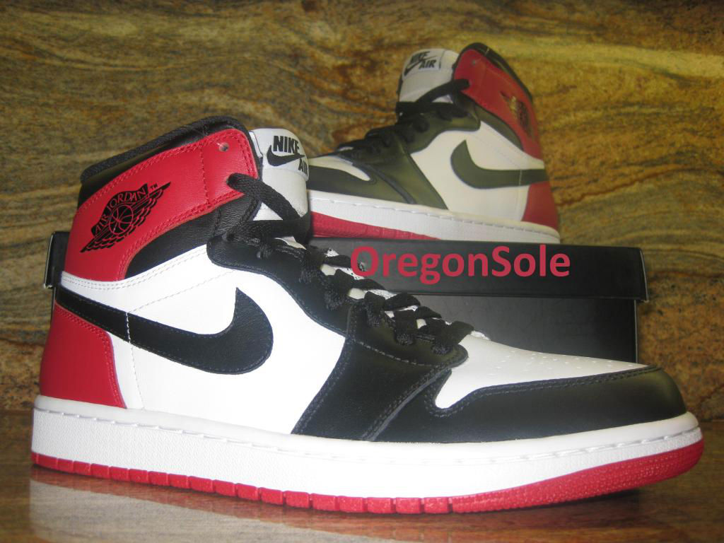 Air Jordan Retro 1 High OG - Black Toe | Sole Collector