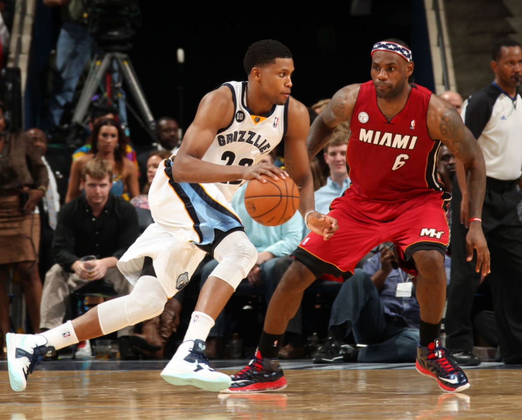 LeBron James wearing Nike LeBron X Veterans Day PE (1)