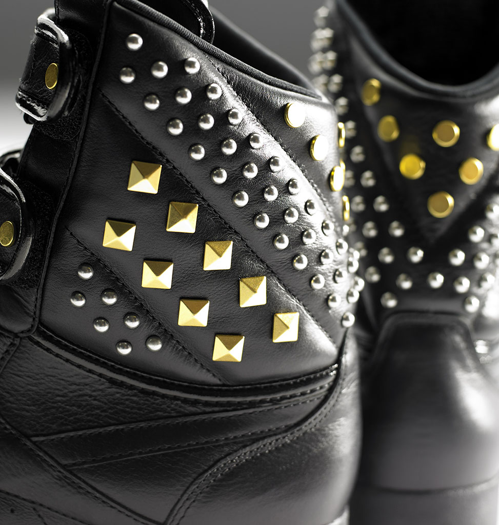 Alicia Keys x Reebok Classics Double Bubble Studs (3)