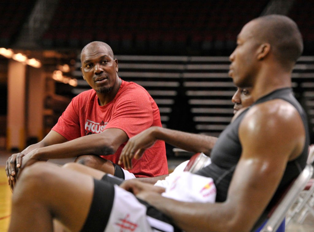 Dwight Howard wearing adidas D Howard 4 Lakers PE (9)