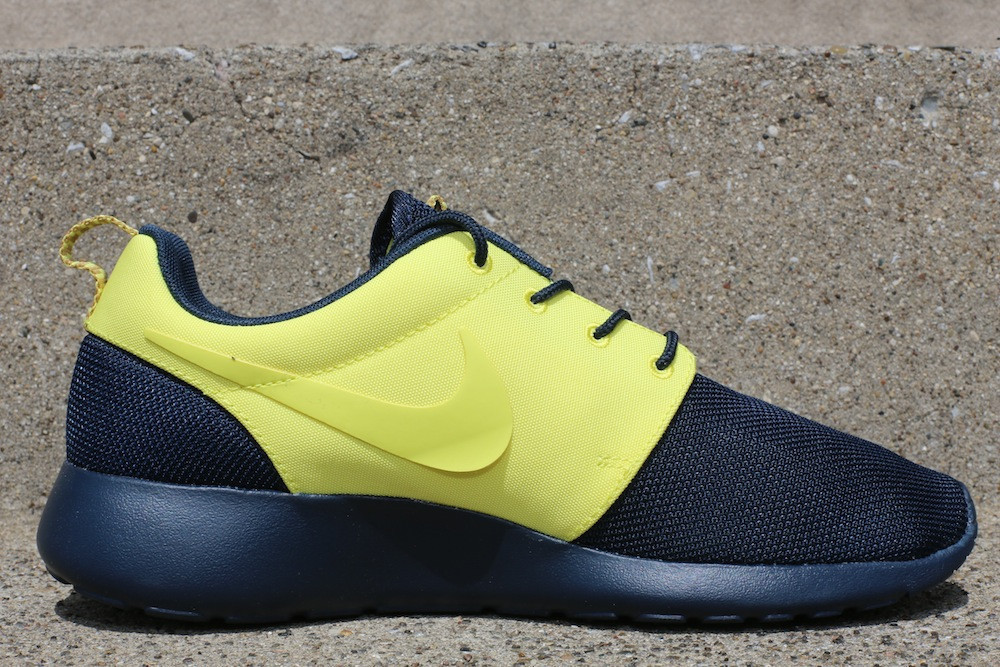 nike roshe run navy