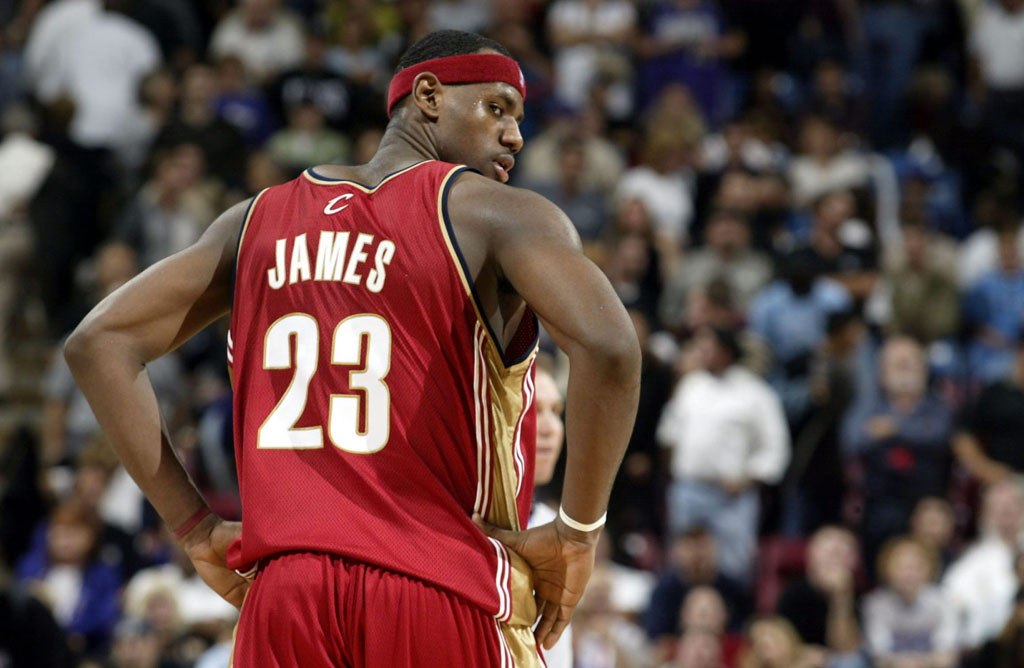 Lebron james rookie on sale year