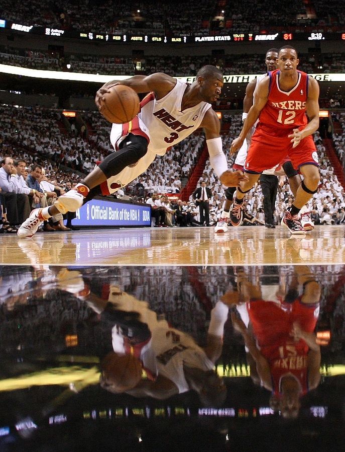 Dwyane Wade debuts Jordan Fly Wade PE