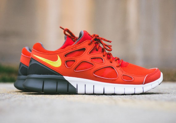 nike free runs 2 red