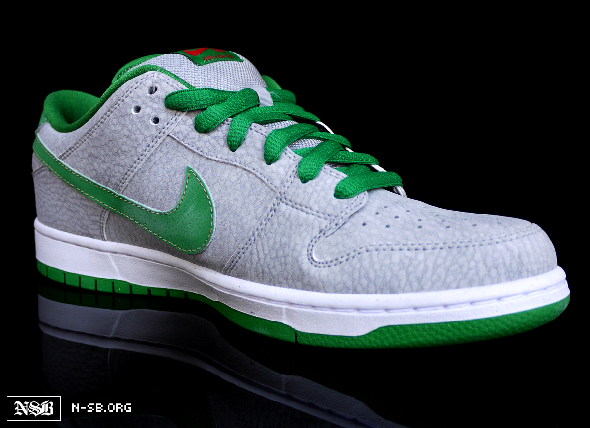 nike dunk medusa