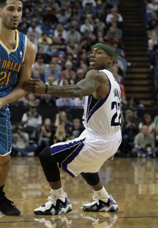 Isaiah Thomas wearing Reebok Kamikaze II PE (3)