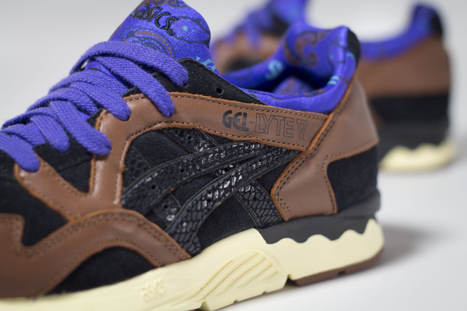 Asics snake charmer sale