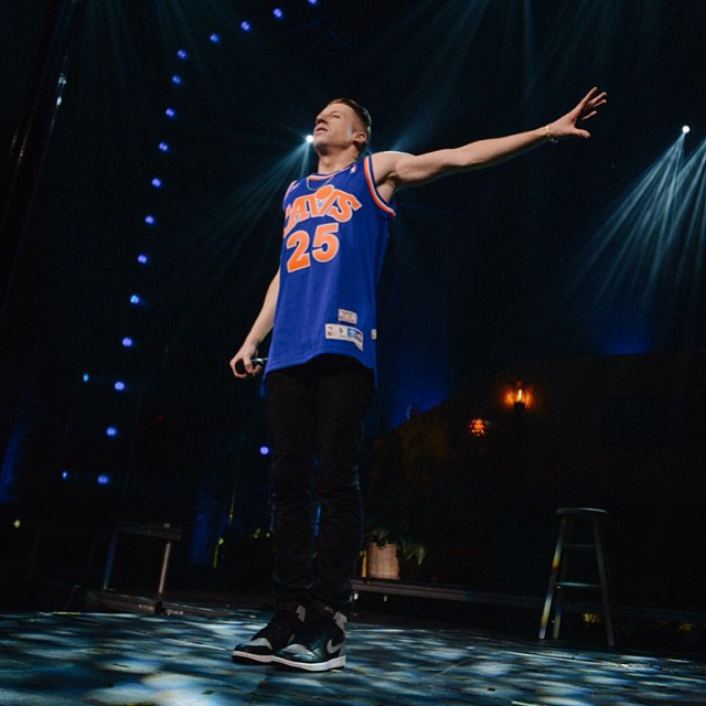 Macklemore wearing Air Jordan 1 I Retro Shadow