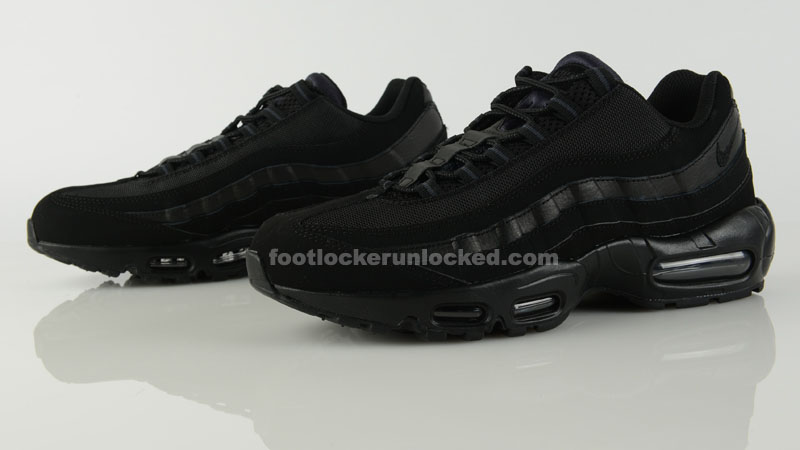 nike air max 95 all black on feet