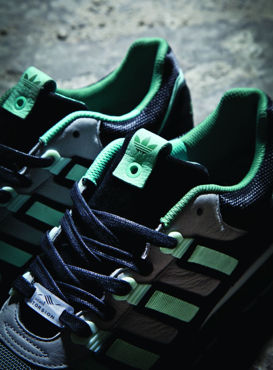 SNKR FRKR x ADIDAS TORSION INTEGRAL - WAVE®