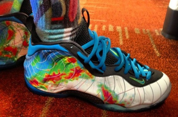 weatherman foams on feet