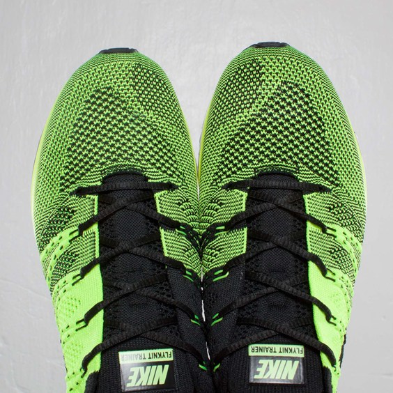 Flyknit sale trainer volt