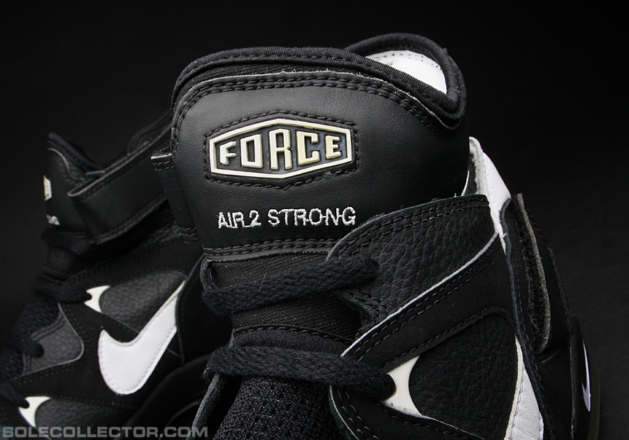 PE Spotlight Robinson's Nike Air Strong | Complex