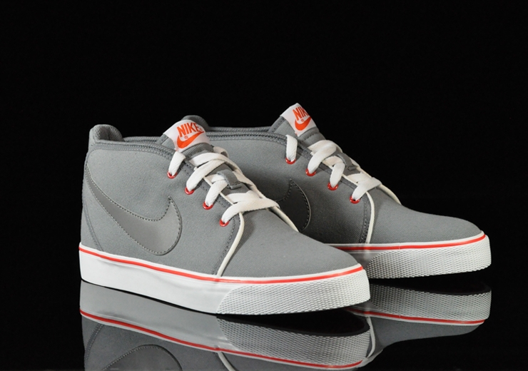 Nike hotsell toki canvas