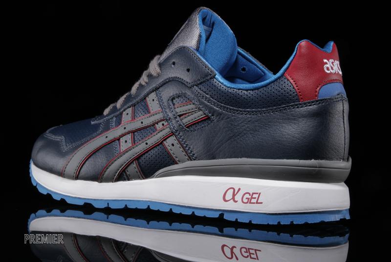 ASICS GT II in Navy and Grey heel