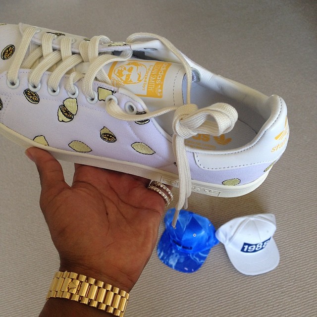 Big Sean Picks Up adidas Originals Stan Smith Lemon