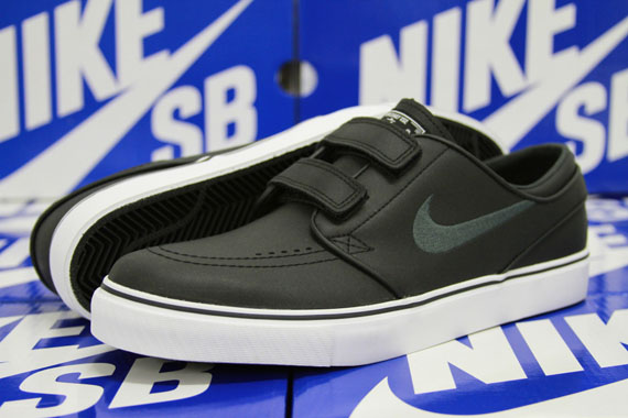 White leather hotsell nike stefan janoski