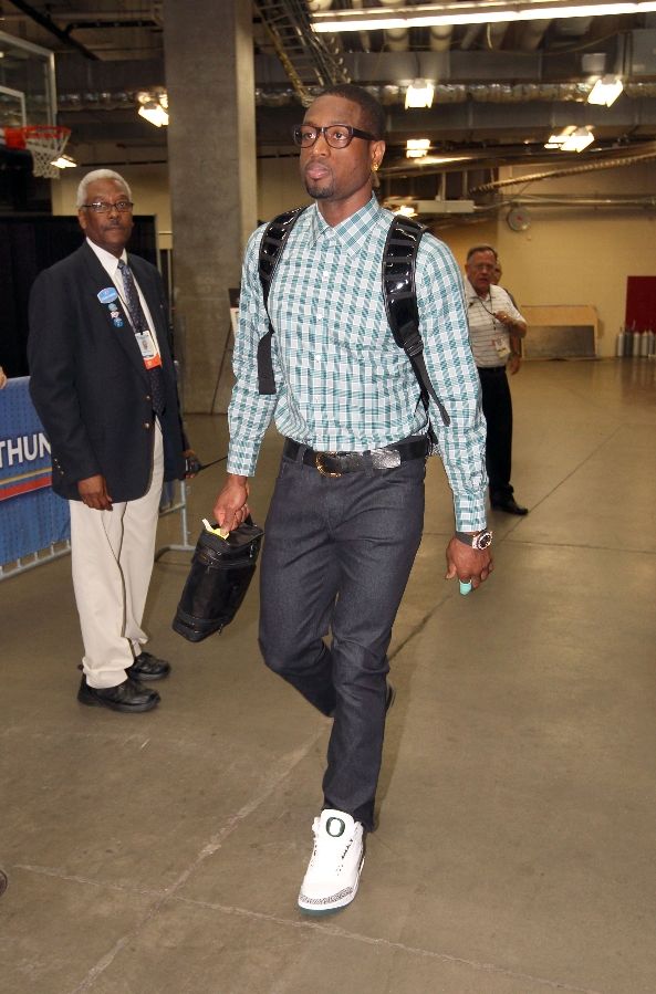 Dwyane Wade wearing Air Jordan III 3 Oregon Home