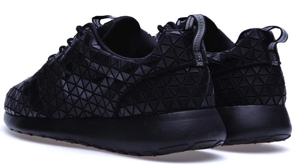 baloncesto Panorama reserva Nike WMNS Roshe Run Metric QS - Black - Available | Sole Collector