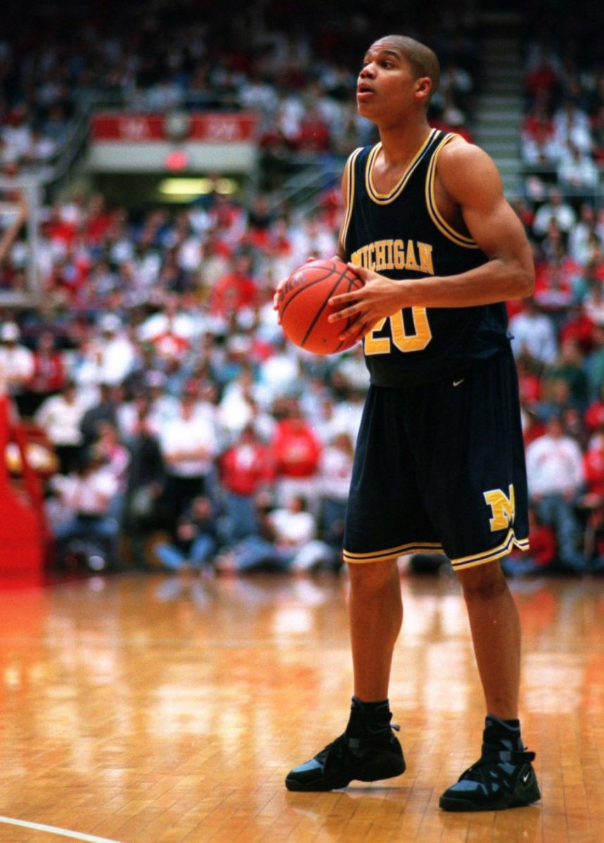 Extracto Similar Vista March Madness: The Best Sneakers Worn by Michigan | Sole Collector